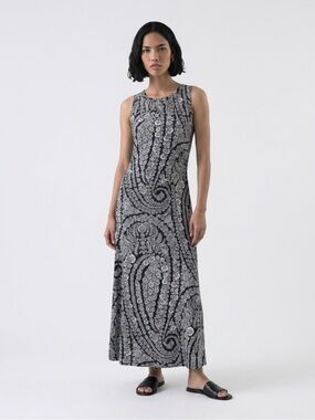 NWT Tommy Hilfiger Navy/White Floral Paisley Maxi Dress (MSRP: $119.00)